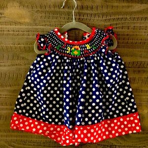 Boutique smocking School 3-6mo